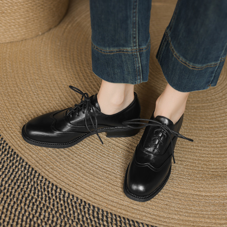 Deep Mouth Flat Shoes - Retro Style with Lace-Up and Chunky Mid Heel