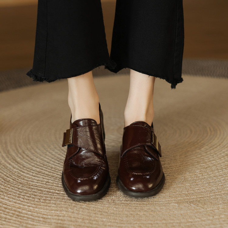 Deep Mouth Flat Shoes - Style a.html