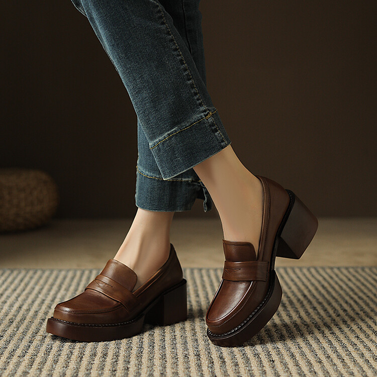 Women's Leather Flat Shoes in Brown Caramel Black - Style m.html