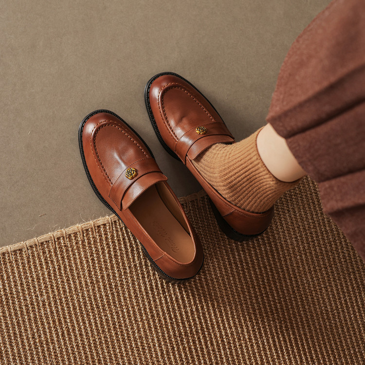 Women's Leather Loafers with Metal Buckle and Chunky Heel - Image 5